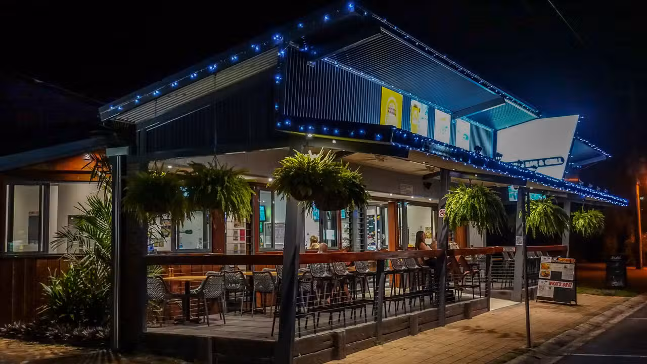 Mission Beach Tavern AU-QLD Mission Beach