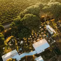 Foto von Casual Dining at Down The Rabbit Hole Wines Restaurant
