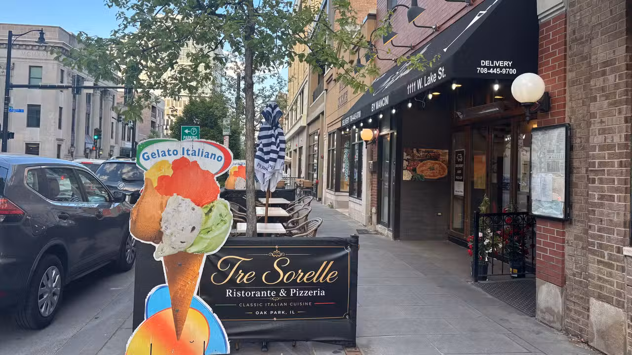 Tre Sorelle Ristorante & Pizzeria, Oak Park, IL