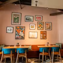 Una foto del restaurante The Grove Bar & Kitchen