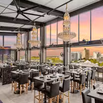 Una foto del restaurante Sky Rooftop Bar & Lounge