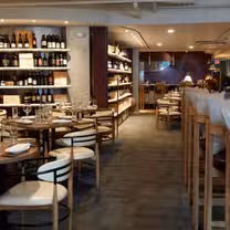 Una foto del restaurante Oliva Steakhouse