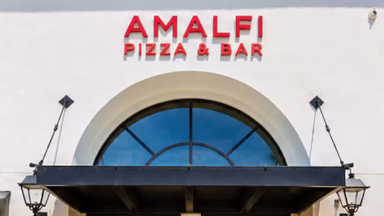 Restaurant front overlooking an intersection - Amalfi Pizza & Bar, San Diego, CA