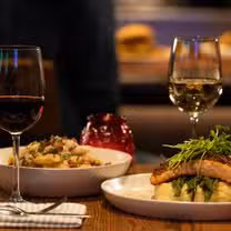 Foto von State & Main - Winnipeg - Empress St. Restaurant