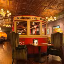 Una foto del restaurante The Old Spaghetti Factory - Oklahoma City
