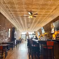 Una foto del restaurante First & Main