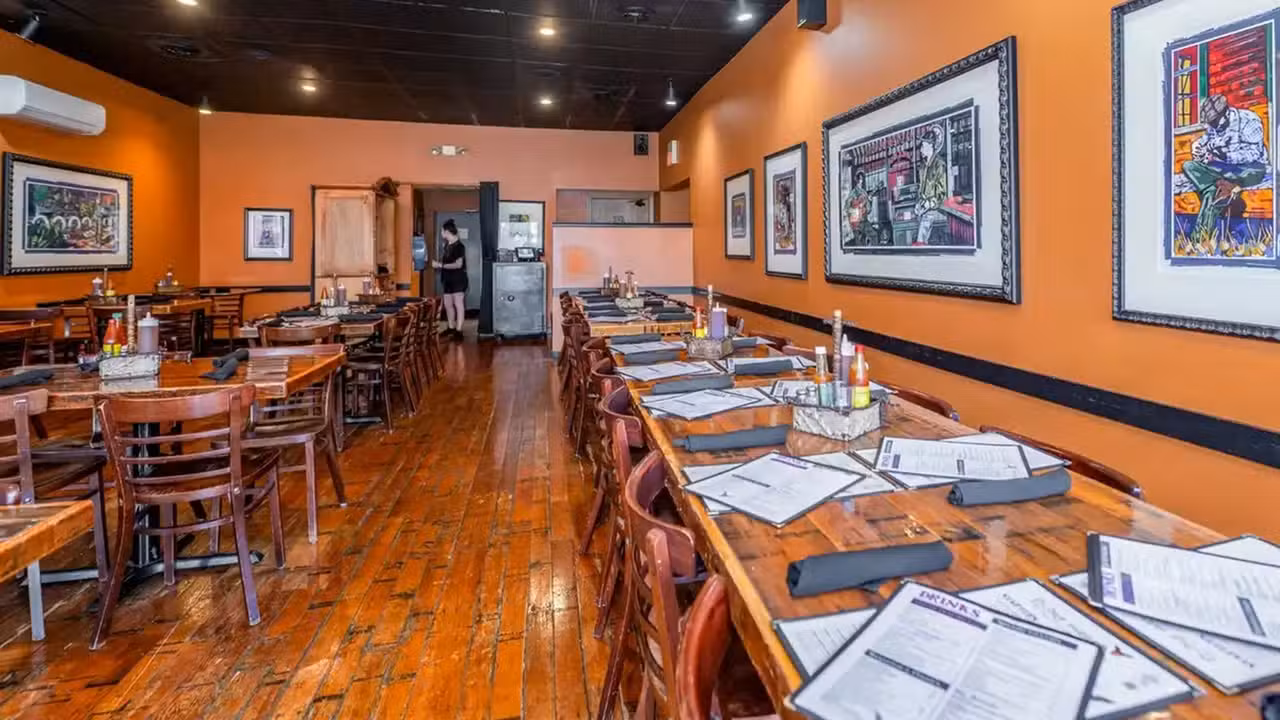 Interior - Flying Mango, Des Moines, IA