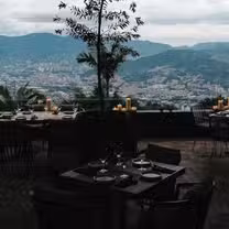 Una foto del restaurante Simah