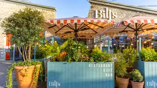 Foto del ristorante Bill’s Restaurant & Bar - Clark’s Village, Street