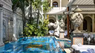 Een foto van restaurant Gianni's at the Former Versace Mansion