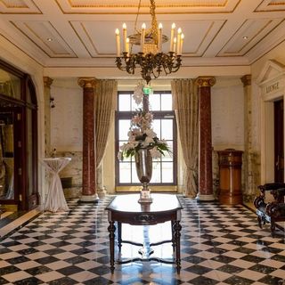 The Orangerie Bar & Lounge
