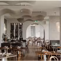 Een foto van restaurant Cooly Breeze Rooftop Restaurant & Bar