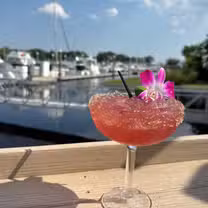 Foto von Captain's Resto-Bar Restaurant