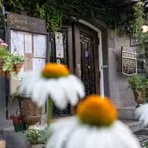 Una foto del restaurante Tabard Inn