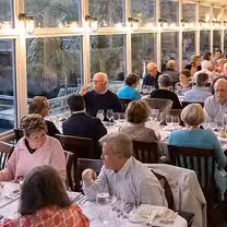 Una foto del restaurante Alexander's Restaurant & Wine Bar