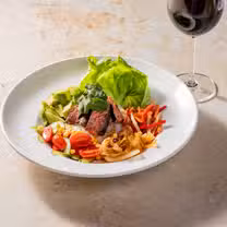 Una foto del restaurante Cooper's Hawk Winery & Restaurant - St. Peters, MO