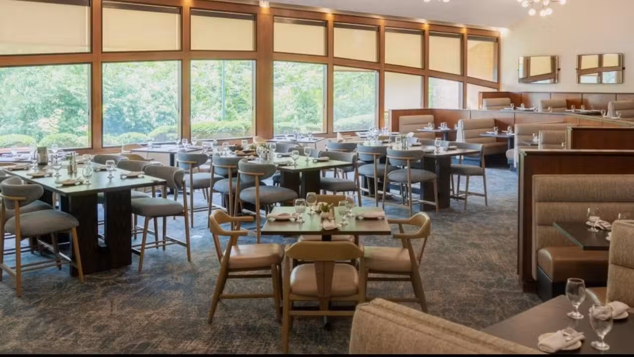 Binnenkant - Riverfront Grill at the Hilton Northbrook, Northbrook, IL