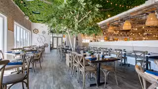 A photo of The Hampton Social - South Barrington restaurant