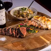Een foto van restaurant Oak and Ember Steakhouse Becker Road - PSL