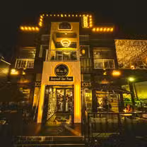Una foto del restaurante Beyond the Sun Restaurant