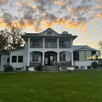 Foto von LaChance Hillsboro Restaurant