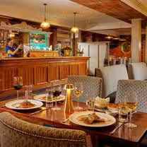 Una foto del restaurante The Old Lodge Gastro Pub
