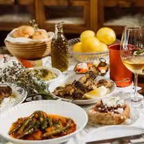 Foto von TAVERNA Restaurant