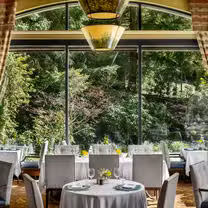 Een foto van restaurant The Wildflower Restaurant at The Fairmont Chateau Whistler