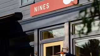 Foto von NINES Restaurant