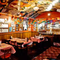 Een foto van restaurant Buca di Beppo - Encino CA