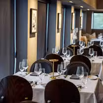 Foto von Academy Grill Restaurant