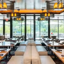 Una foto del restaurante The Continental at Ford House