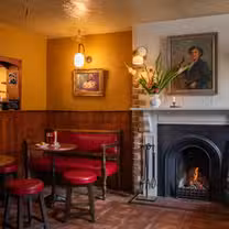 Una foto del restaurante The Three Horseshoes, Warham