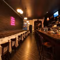 A photo of Tutto Bene - Woodfired Pizzeria & Wine Bar restaurant