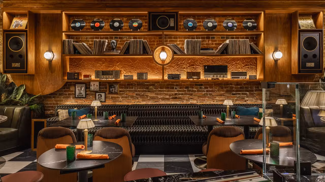 Interior - The Pretender, Noblesville, IN