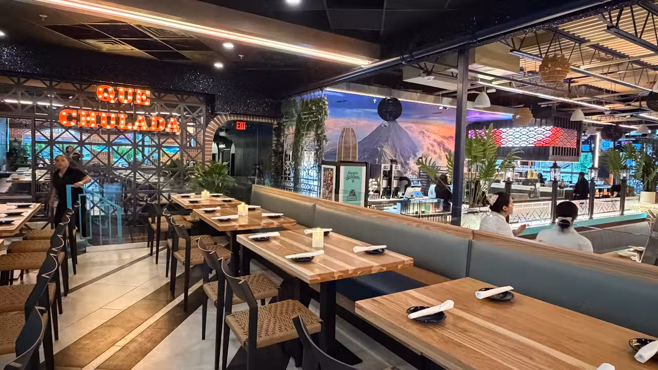 Interior - Lola's Cocina Latina, Elizabeth, NJ