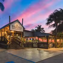 Una foto del restaurante Boca Ciega Waterfront Bar & Grill