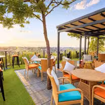 Foto von Rooftop 88 Restaurant