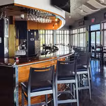 Una foto del restaurante Hook & Lure - Regina Beach Yacht Club