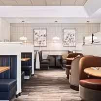 Foto von Earls Red Deer Restaurant