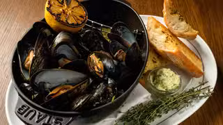 A photo of Venteux Brasserie, Cafe, & Oyster Bar restaurant