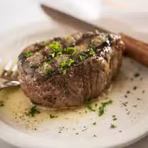 Una foto del restaurante Folk's Folly Prime Steak House