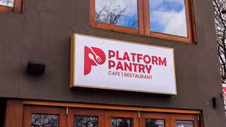 Una foto del restaurante Platform Pantry Cafe Restaurant