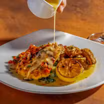 Foto von Cooper's Hawk Winery & Restaurant - Wheeling, IL Restaurant