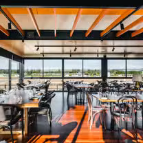 Foto von 16 Hands Restaurant