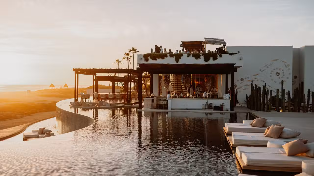 Oceanfront restaurant with infinity pool  - Kahal, El Pescadero, BCS