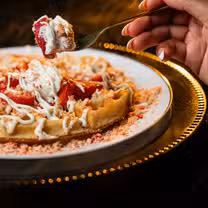 Een foto van restaurant No Knife Chicken and Waffles