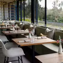 Foto von Ten Minutes by Tractor Restaurant Restaurant