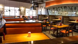 A photo of Boston Pizza Tecumseh restaurant