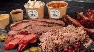 Una foto del restaurante Smokinly Good BBQ